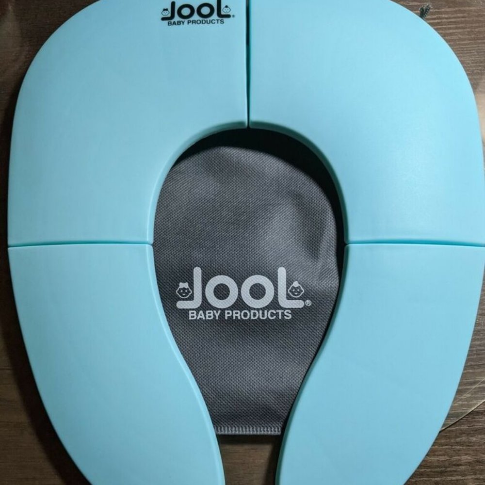 Jool Baby Folding Travel Potty Seat Fits Round & Oval Toilets Blue W/Travel Bag